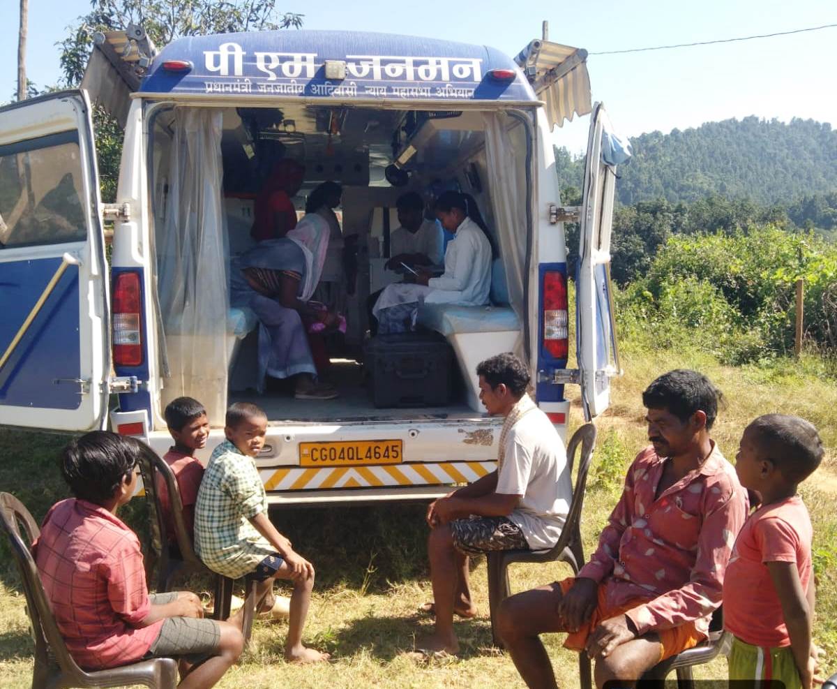 रायपुर : आमाकोना (शंकरगढ़) व चंपानगर (कुसमी) में लगे स्वास्थ्य एवं पोषण शिविर